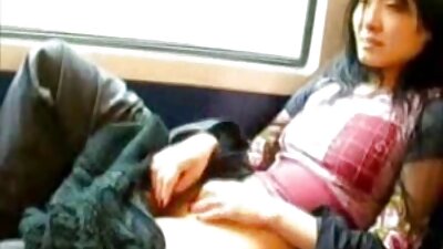 Sveikas blowjob su cumshot ant liesos tamsiaplaukės kalės veido.