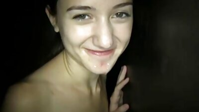 Analinis stud dulkina rusų spenelį ir cums į kekšės užpakalį.
