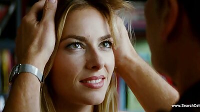 Karštas meilužis dulkina žavią brunetę Emily Grey.