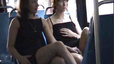 Aukšta blondinė čiulpia daug gaidžio ir skonis daug cum.